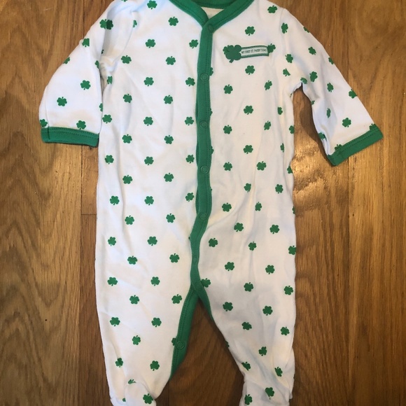 Baby onesie for St Patrick’s day - Picture 1 of 3